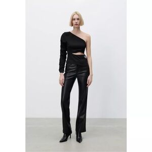 Zara Women Asymmetric Cut Out Top Sz S Black